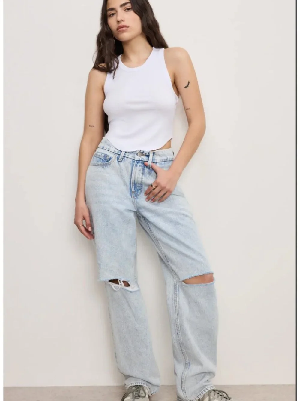GOOD AMERICAN Good 'Petite 90s Ripped Straight Leg Jeans in Blue